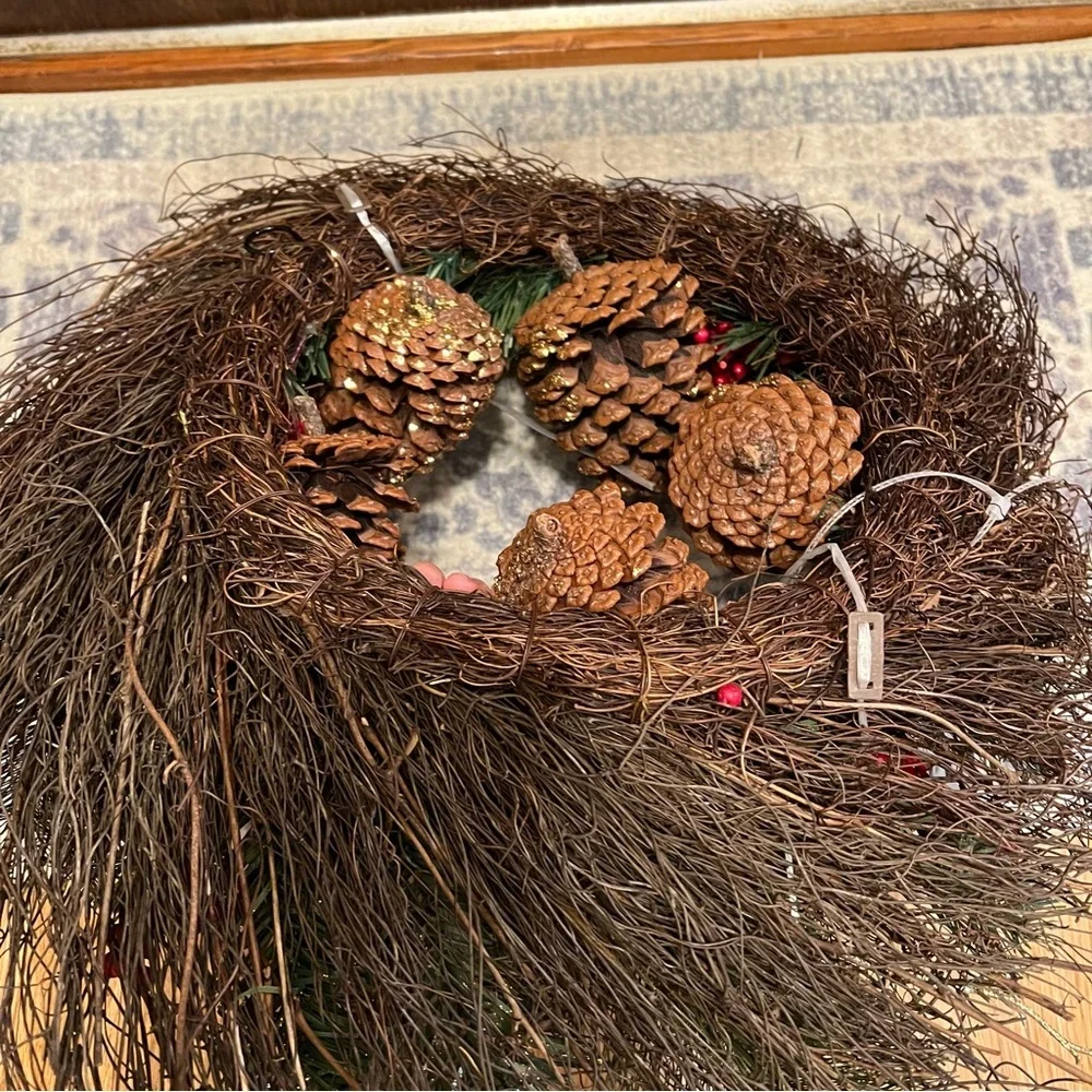 Faux Pinecone & Red Berry Christmas Holiday Wreath NEW